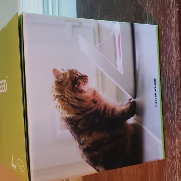 Brand New! SureFeed Microchip Small Dog & Cat Feeder Model# MPF001 - Picture 2 of 16